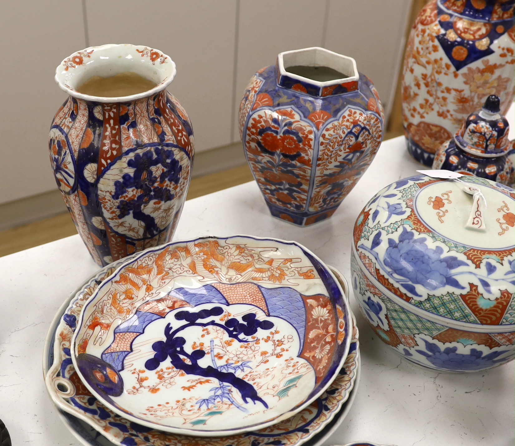 Assorted Japanese Imari vases, dishes etc, largest vase 31cm high